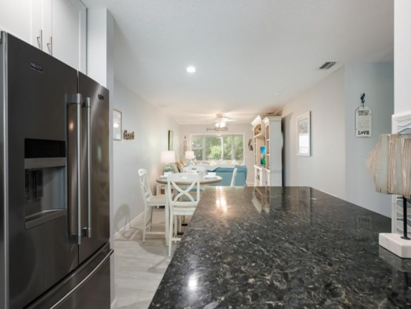 Holmes Beach 2 Bedroom Vacation Condo for Rent